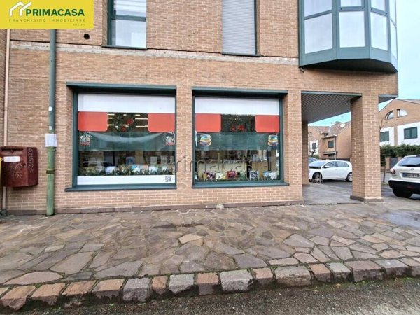 negozio in vendita a Carpi