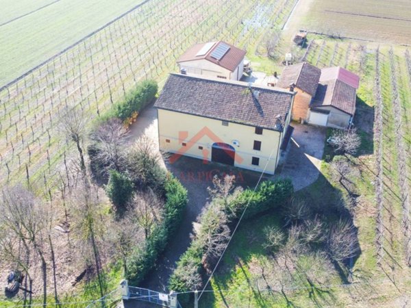 casa indipendente in vendita a Carpi