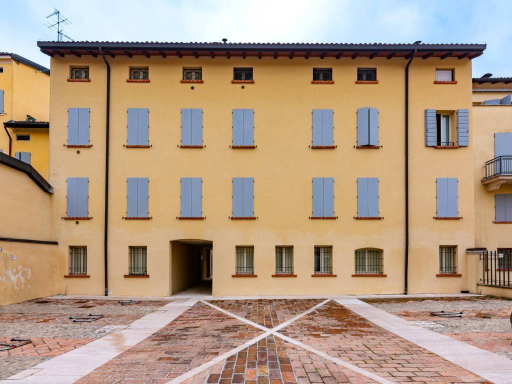 appartamento in vendita a Carpi in zona Centro Storico