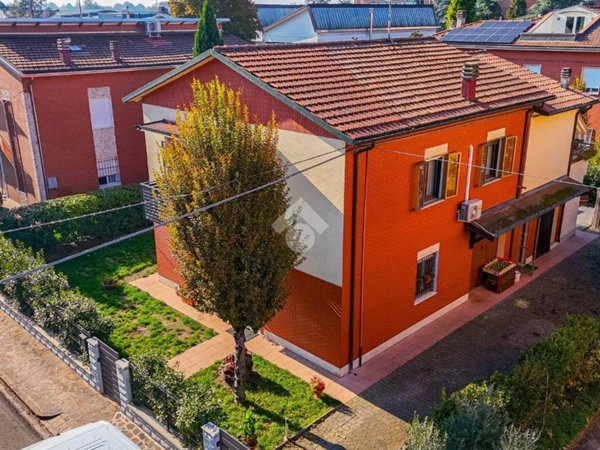 casa indipendente in vendita a Carpi in zona Quartirolo