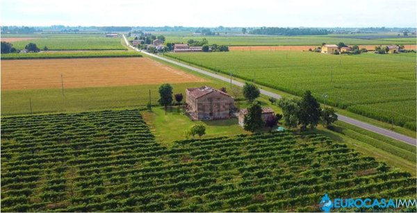 casale in vendita a Carpi