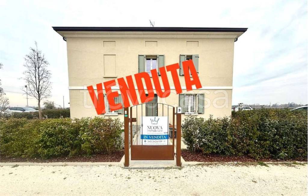 casa indipendente in vendita a Carpi in zona Cortile