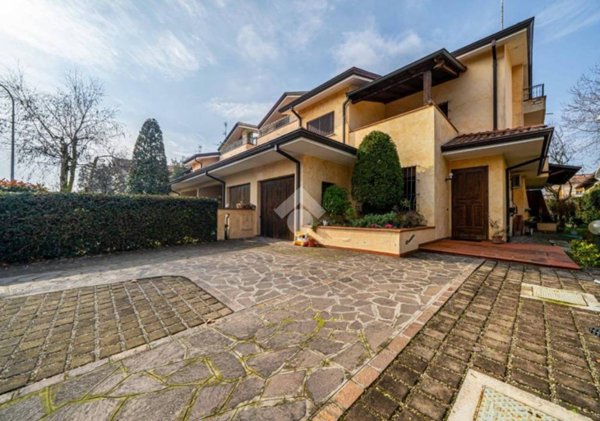 casa indipendente in vendita a Carpi