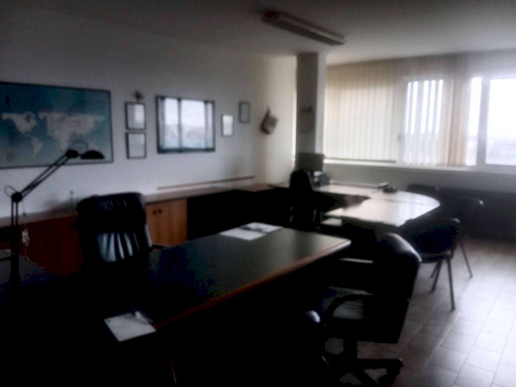 ufficio in vendita a Carpi in zona Quartirolo