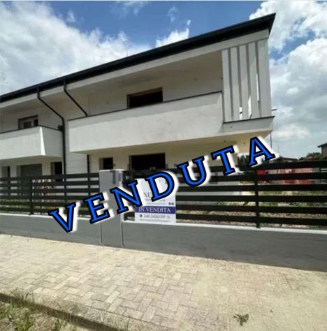 casa semindipendente in vendita a Carpi in zona Centro Storico