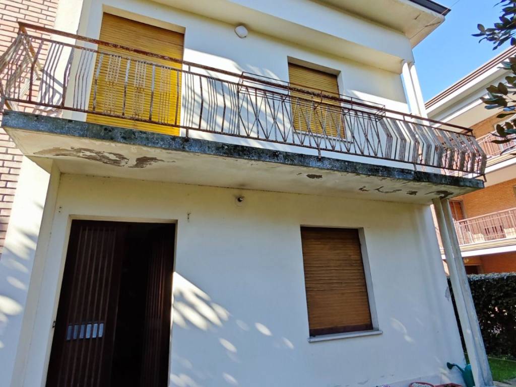 casa indipendente in vendita a Carpi