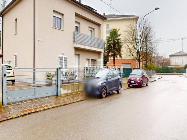 casa indipendente in vendita a Carpi in zona Cibeno Pile