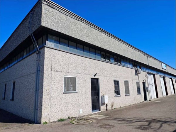 locale commerciale in vendita a Carpi