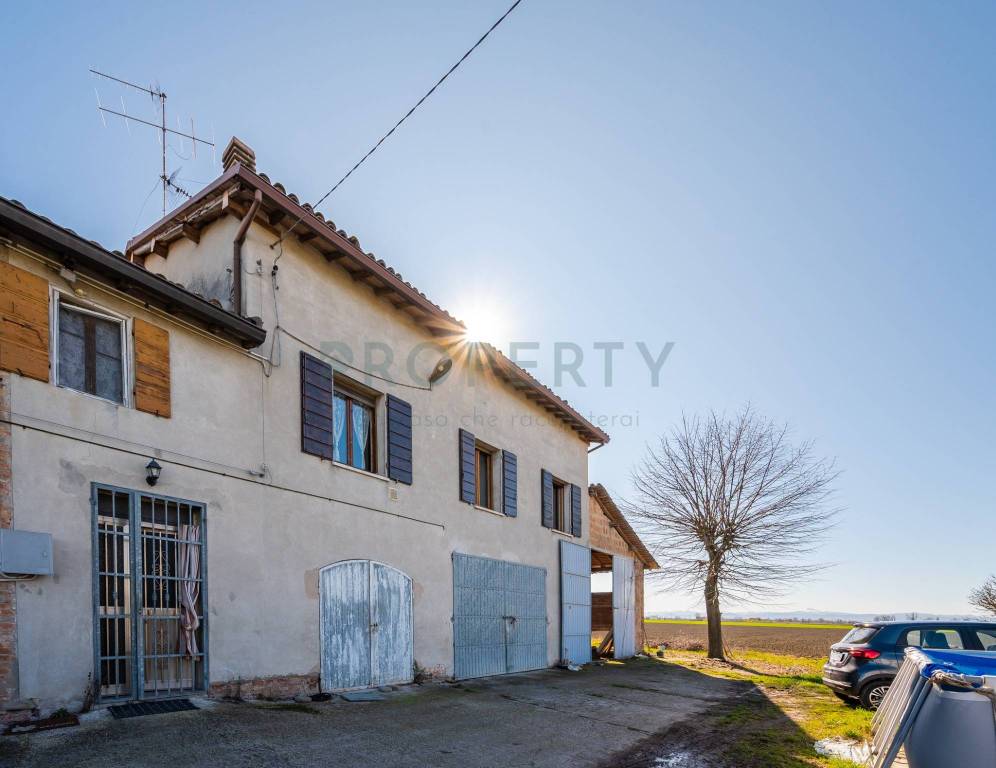 casa indipendente in vendita a Carpi in zona Cortile