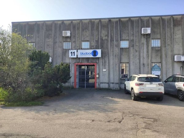 locale commerciale in vendita a Carpi