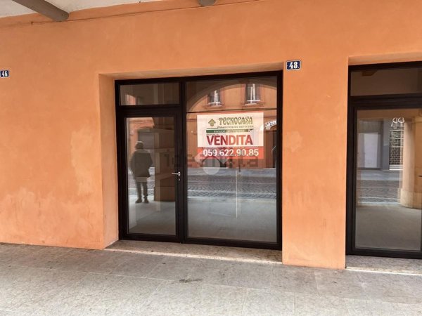 negozio in vendita a Carpi in zona Centro Storico