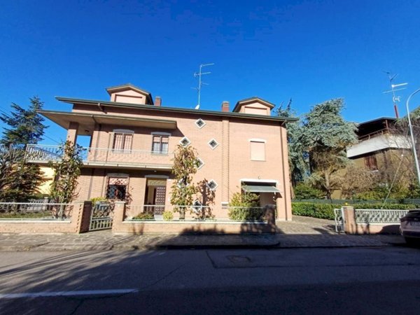 casa indipendente in vendita a Carpi