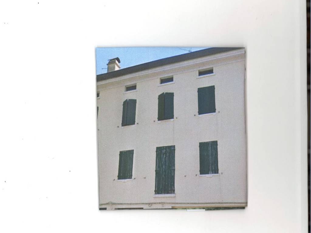 intera palazzina in vendita a Carpi in zona Centro Storico