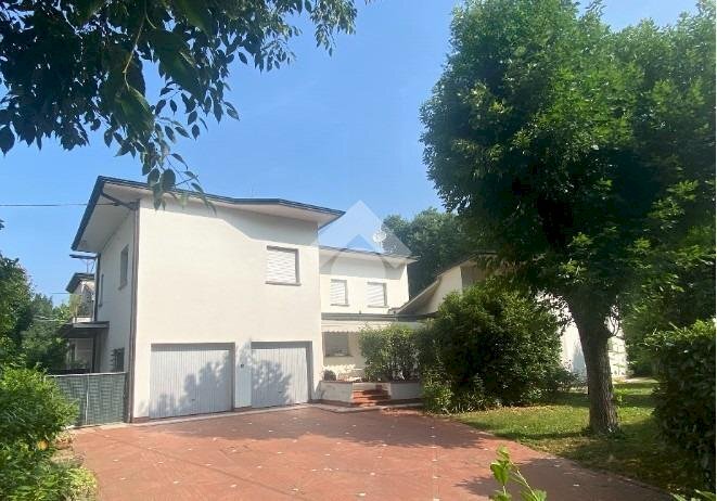 casa indipendente in vendita a Carpi