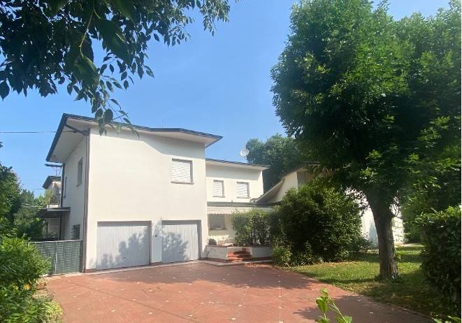 casa indipendente in vendita a Carpi