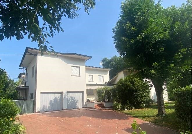casa indipendente in vendita a Carpi