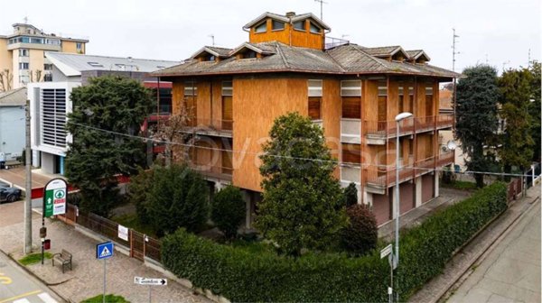 casa indipendente in vendita a Carpi in zona Centro Storico