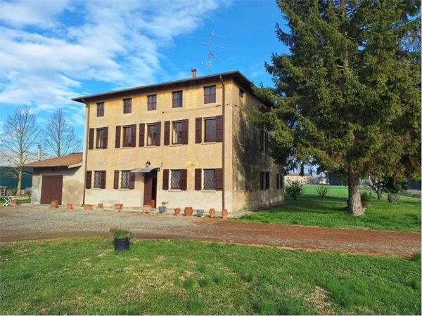 casa indipendente in vendita a Carpi in zona Budrione