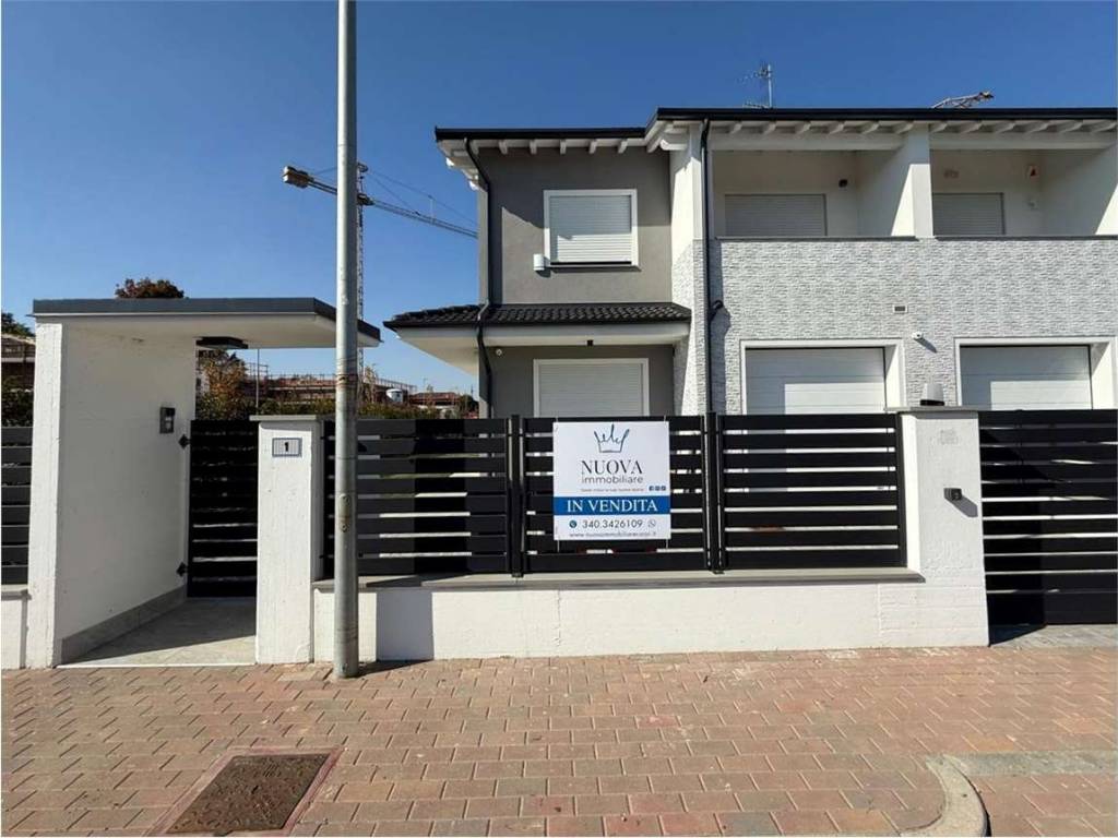 casa indipendente in vendita a Carpi