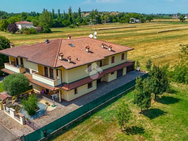 casa indipendente in vendita a Carpi in zona San Marino
