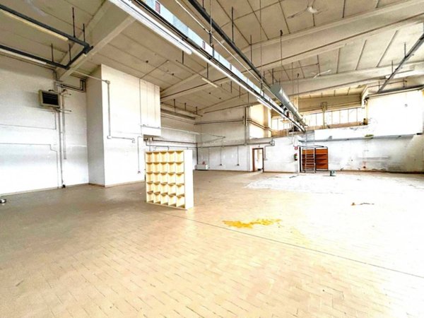 negozio in vendita a Carpi in zona Quartirolo