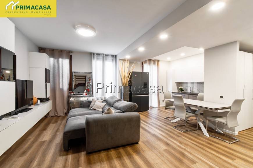 appartamento in vendita a Carpi in zona Centro Storico