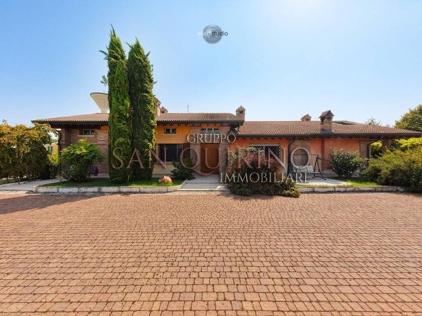 casa indipendente in vendita a Carpi in zona San Marino