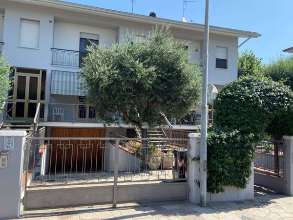 casa indipendente in vendita a Carpi in zona Cibeno Pile