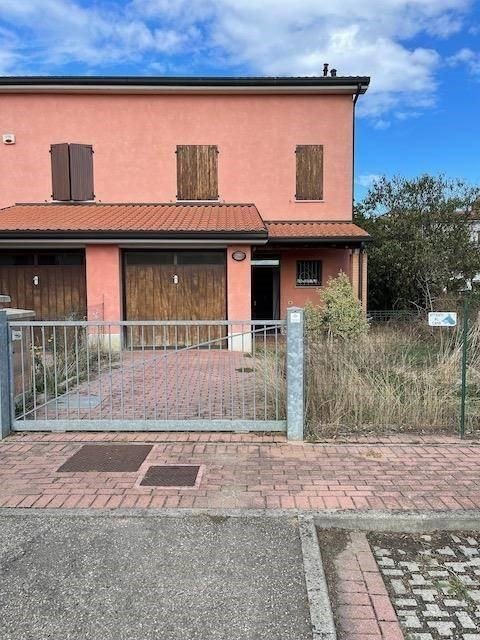 casa indipendente in vendita a Carpi in zona San Marino