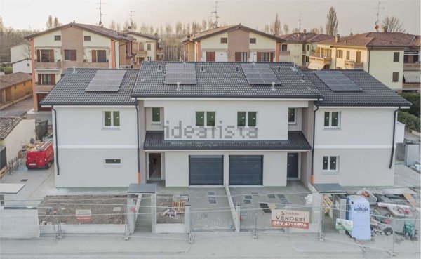 casa indipendente in vendita a Carpi