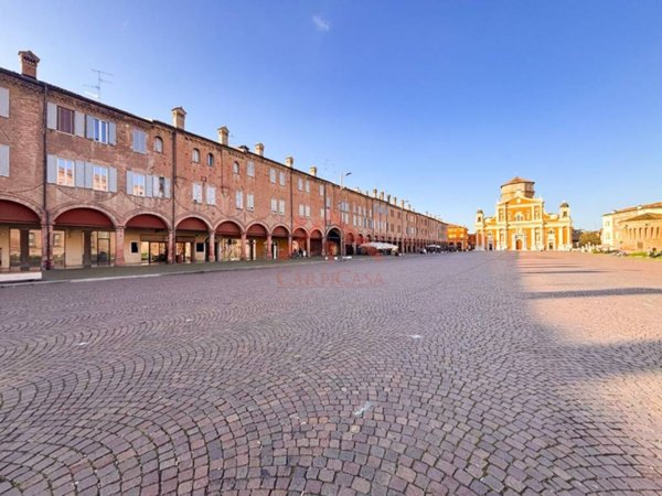 appartamento in vendita a Carpi in zona Centro Storico