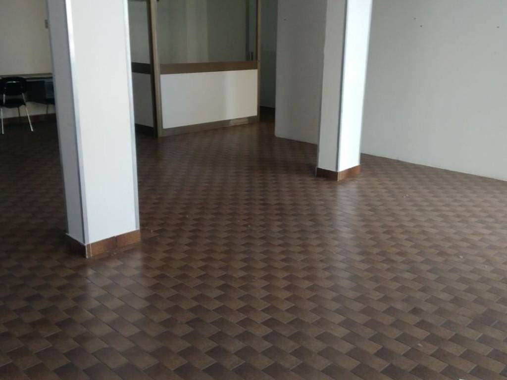 negozio in vendita a Carpi