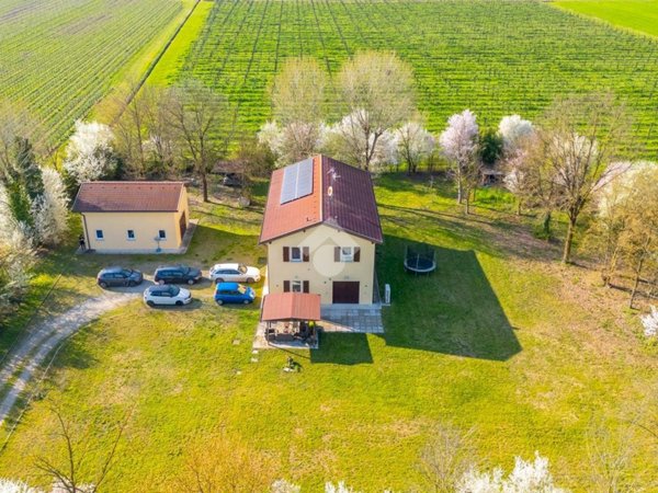 casa indipendente in vendita a Carpi