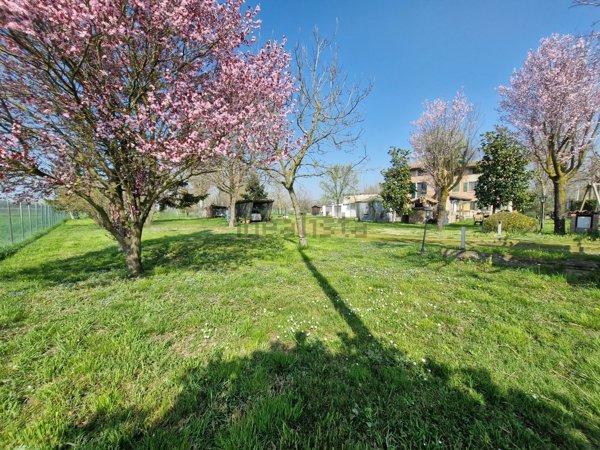 casa indipendente in vendita a Carpi