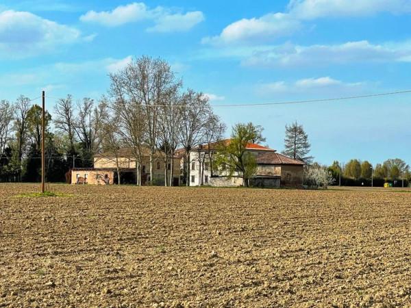 negozio in vendita a Carpi in zona Cibeno Pile