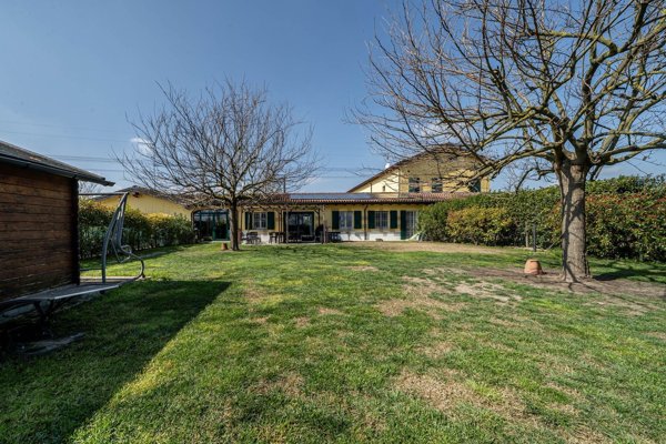 casa indipendente in vendita a Carpi in zona Cortile