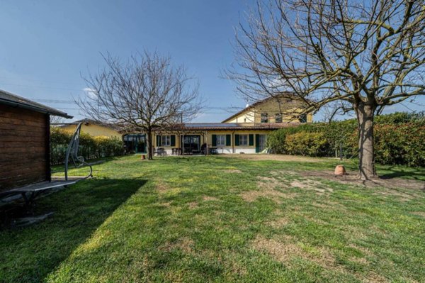 casa indipendente in vendita a Carpi in zona Cortile