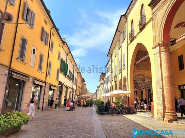 casa indipendente in vendita a Carpi in zona Centro Storico
