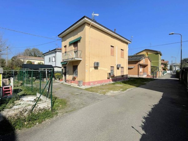 casa indipendente in vendita a Carpi