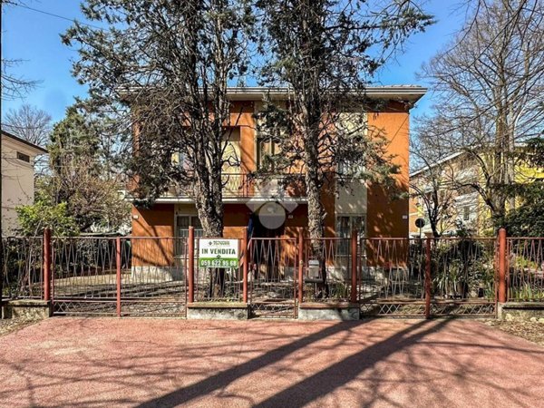 casa indipendente in vendita a Carpi in zona Centro Storico