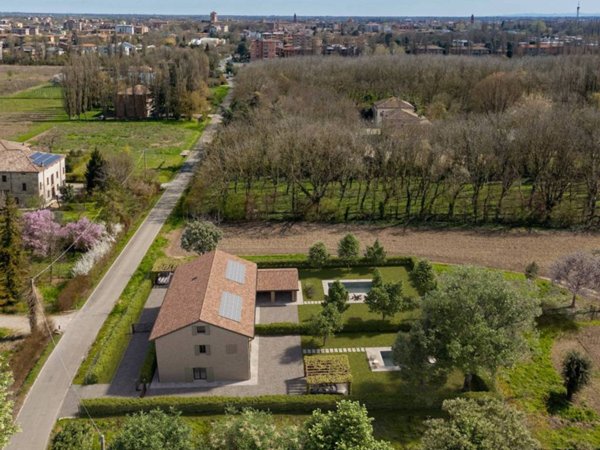casa indipendente in vendita a Carpi in zona Budrione