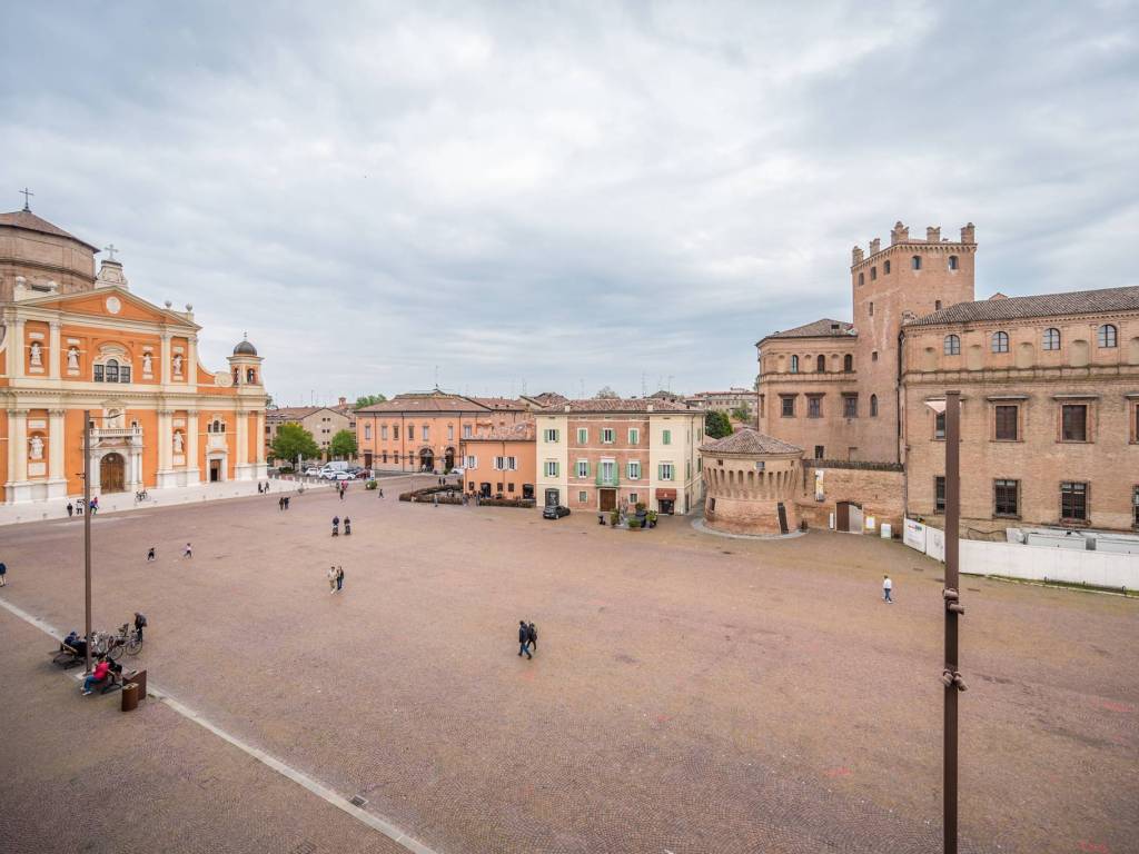 appartamento in vendita a Carpi in zona Centro Storico