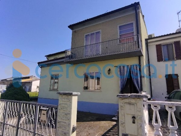 casa indipendente in vendita a Carpi in zona Cortile