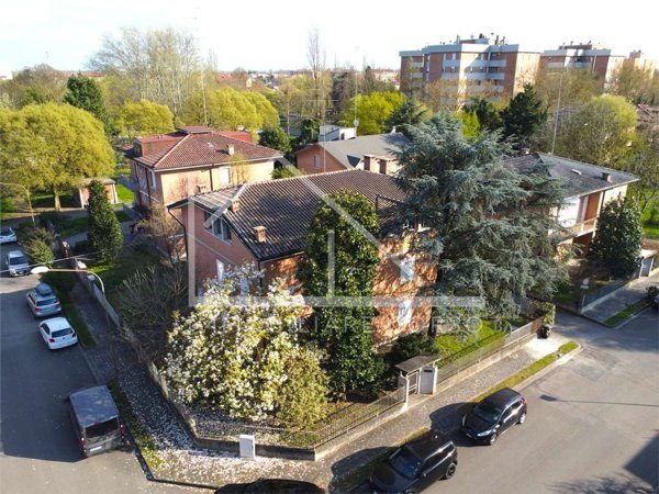 casa indipendente in vendita a Carpi in zona Centro Storico