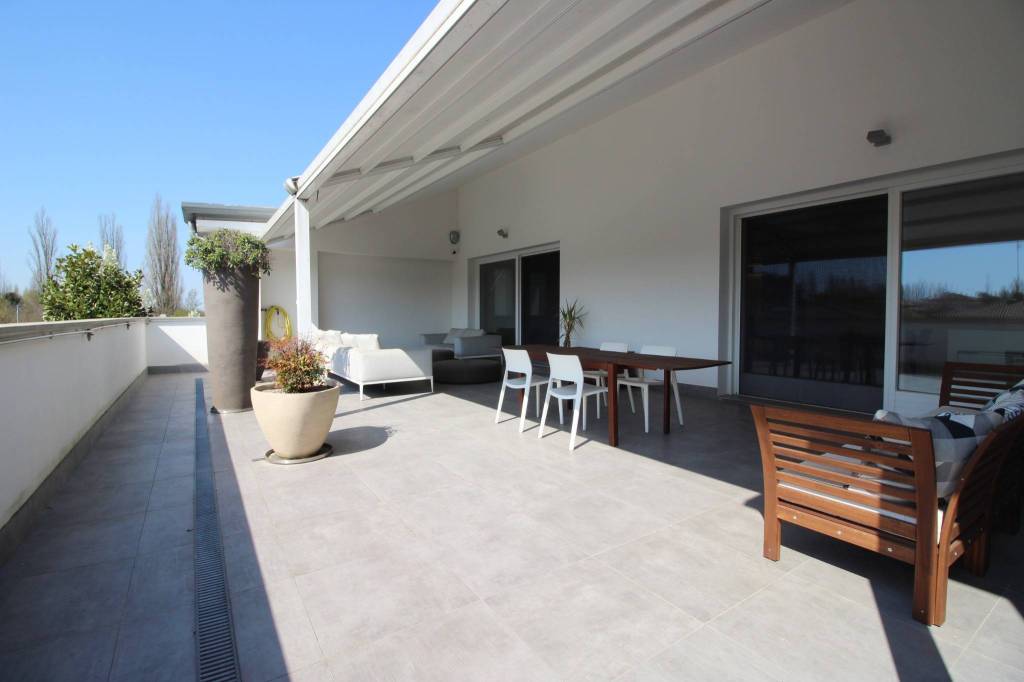 appartamento in vendita a Carpi in zona Centro Storico