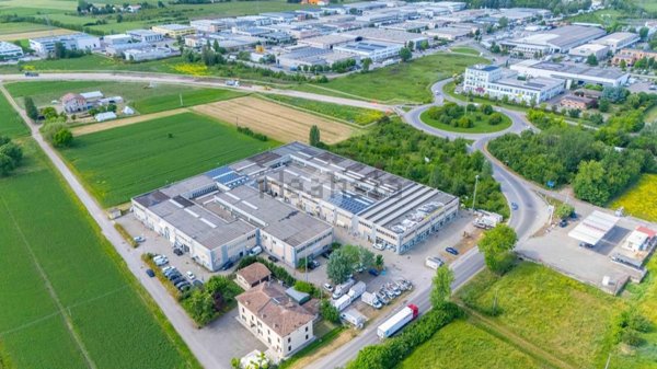 locale di sgombero in vendita a Carpi
