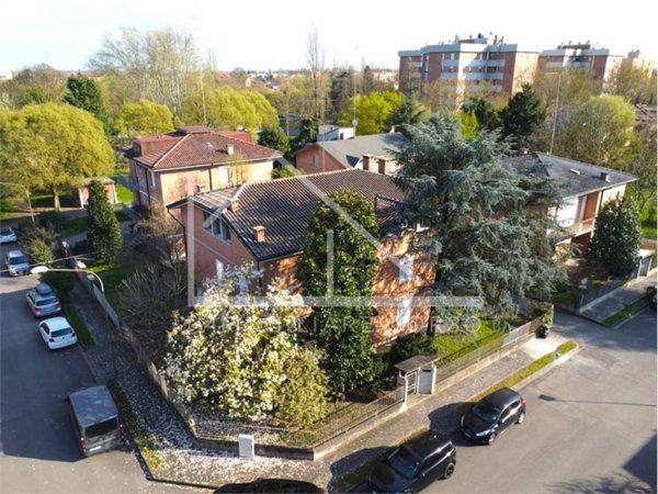 casa indipendente in vendita a Carpi in zona Quartirolo