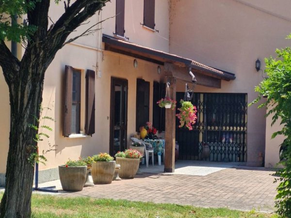 casa indipendente in vendita a Carpi in zona Budrione