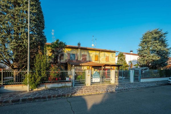 casa indipendente in vendita a Carpi in zona Budrione