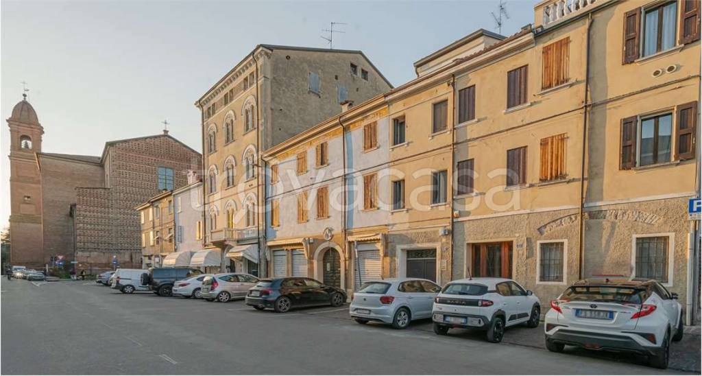 intera palazzina in vendita a Carpi in zona Centro Storico